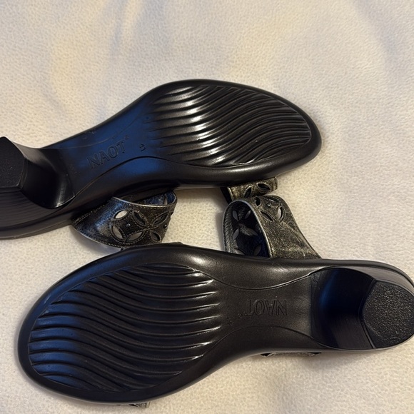 Naot Double Strap Sandals Women sz 41 Silverish studded Leather Comfort Wedge - Picture 4 of 6